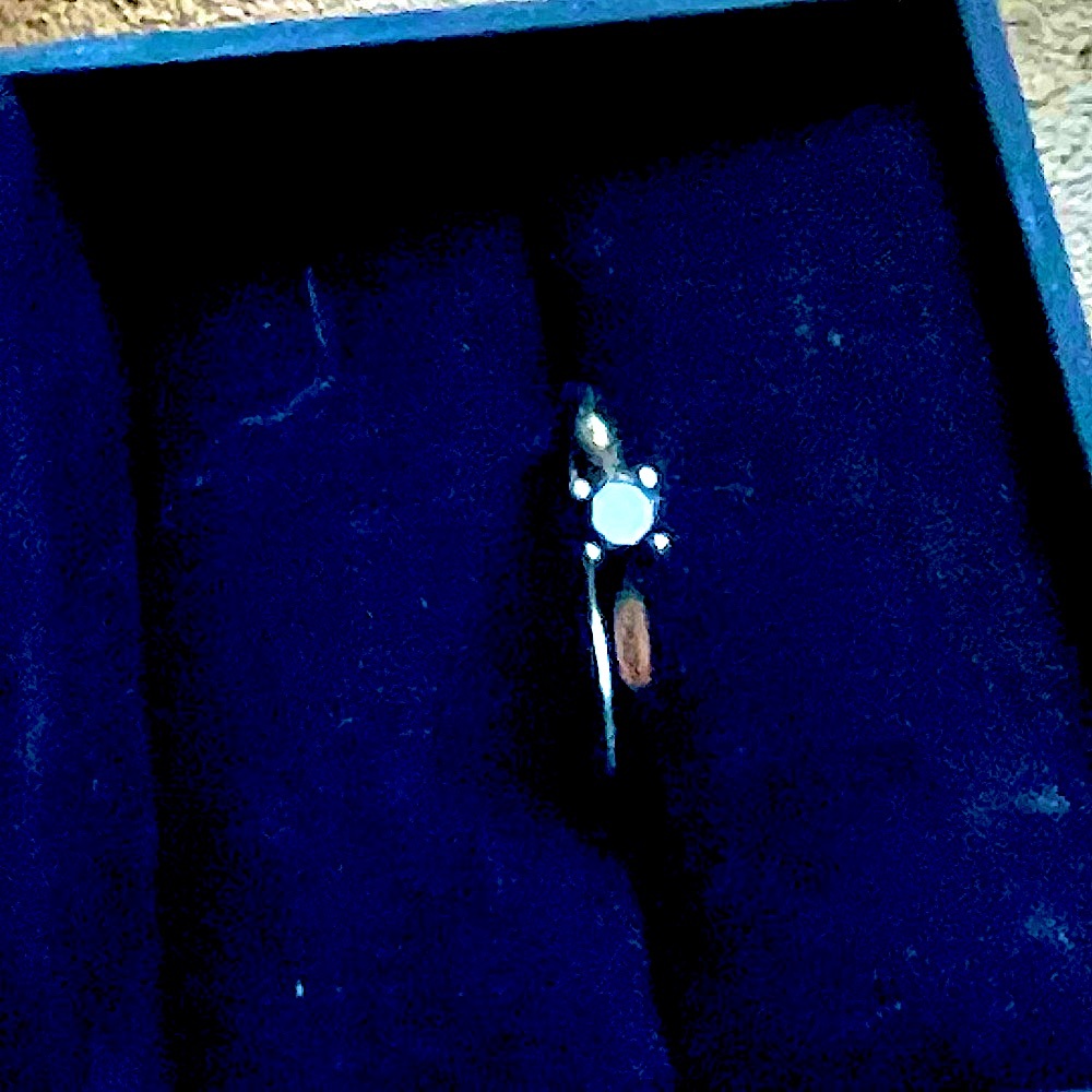 Sapphire solitaire 10k gold ring size 6